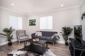 Chic Modern 3BR in Silver Lake by Stay Gia
